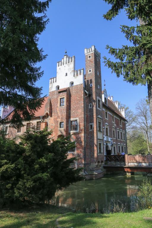 Zamek Na Wodzie W Wojnowicach Bed & Breakfast Wojnowice  Exterior photo